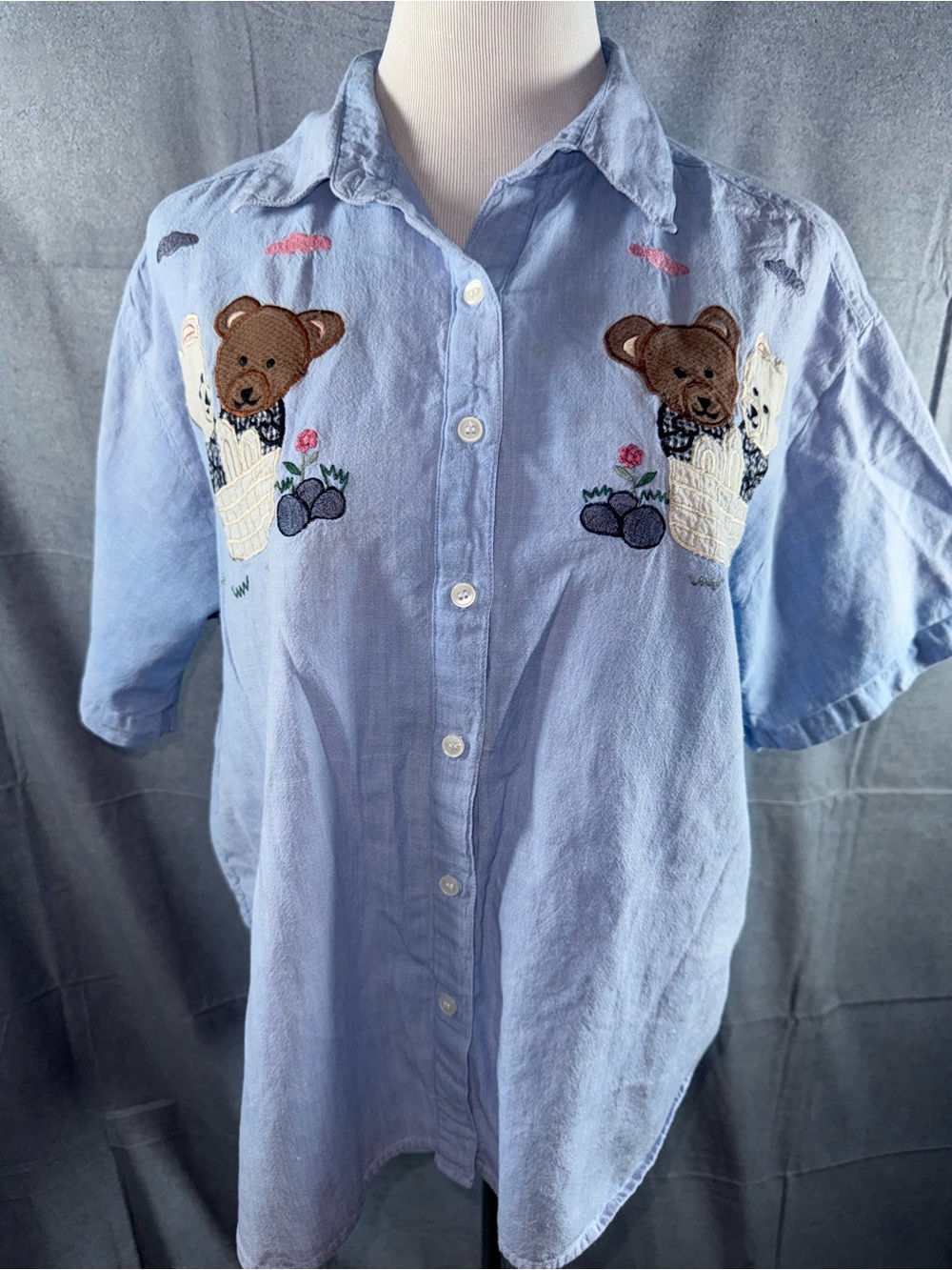 2491-Vintage Preview International Light Blue Embroidered Bear Button-Down Shirt